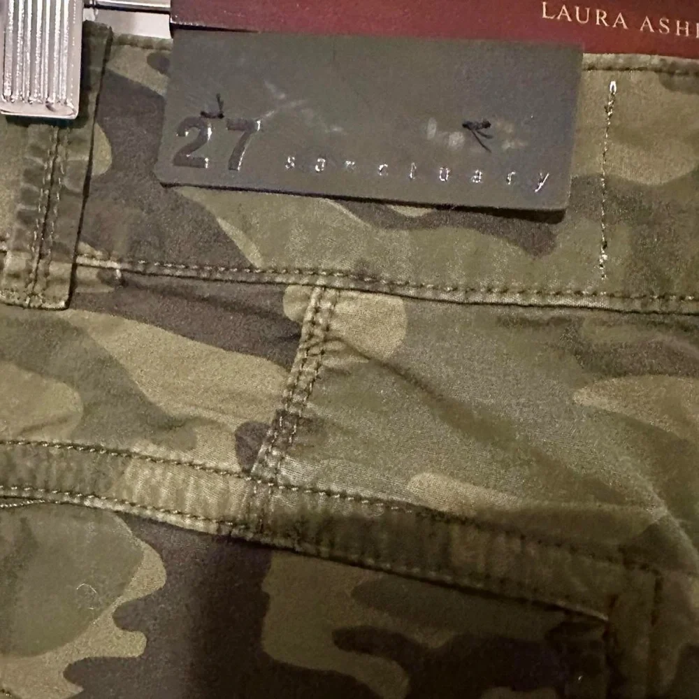 NWT Sanctuary Camo Cropped Pants - Sz 27 - Picture 5 of 6